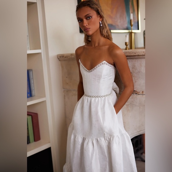 V. Chapman White Strapless Dress - Picture 2 of 13